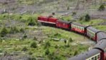 schmalspurbahn: harzer schmalspurbahn wegen waldbrandgefahr mit diesel