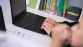 Schule: IT-Ausstattung und Fachlehrkräfte für Informatik nötig