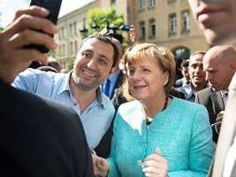 treffen mit flüchtlingen: anderthalb jahre in der erstaufnahme? da entfährt merkel ein „oh je“