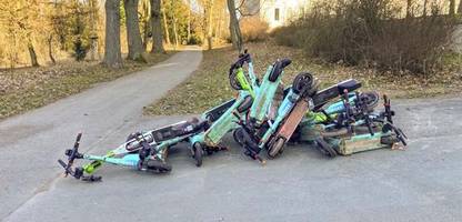 E-Scooter: Verkehrsminister will schärfere Regeln zum Parken