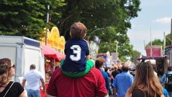 familienfreundliches stadtteilfest mit zauberkunst und livemusik