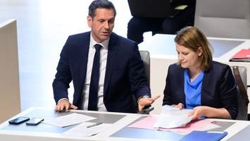 Rot-Grün stellt Haushaltspläne für 2026 vor