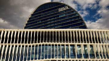 Banken: Drei Prozent Zinsen und Cashback: Was ein Konto bei der BBVA zu bieten hat