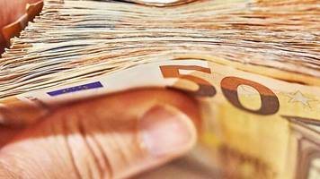 Geldanlage: Wo investiere ich jetzt 10.000 Euro?