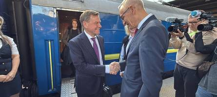 Außenminister Wadephul besucht Kiew und verspricht dauerhafte Waffenhilfe