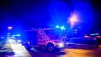 Feuerwehreinsatz: Neun Autos brennen in Gemeinde Kabelsketal