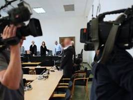 Ein Freier war ein Pastor: Vater soll Sohn zur Prostitution gezwungen haben
