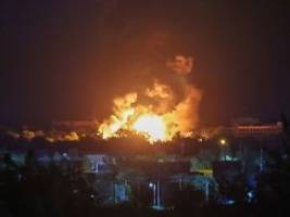 Explosionen in mehreren Städten: Schwere ukrainische Luftangriffe treffen russische Ziele