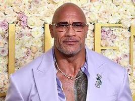 Ist das etwa The Rock?: Dwayne Johnson erträgt Lippenstift und Rouge
