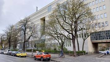 flüchtlingsunterkunft in kreuzberg: pläne und bedenken