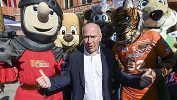 Wegner bei Hoffest: Nicht, „dass Berlin hinter München steht“