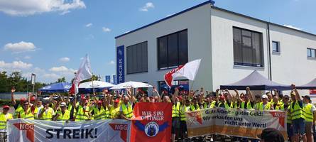 Warnstreik: Mitarbeiter von Oettinger legen die Arbeit nieder