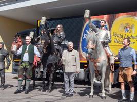 Vor der König-Ludwig-Schlossbrauerei: Warmlaufen fürs Kaltenberger Ritterturnier