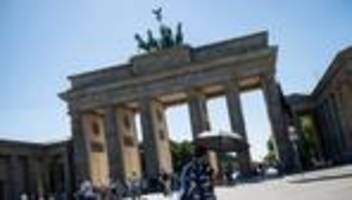 Hitze und UV-Strahlung: Wetterdienst: über 38 Grad in Berlin und Potsdam gemessen