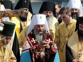 Kirchenkonflikt in der Ukraine: Selenskyj bürgert orthodoxes Oberhaupt aus