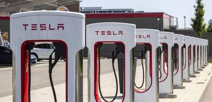 Tesla: Absatzrückgang und mehr produzierte Elektroautos