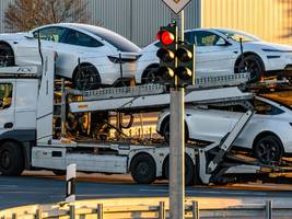 autoindustrie: tesla-absatz bricht stark ein