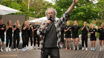 Wolfgang Petry veröffentlicht Hymne – DFB-Frauen singen mit