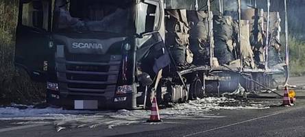 lastwagen brennt bei sulzemoos auf a8: zwei fahrstreifen sind jetzt geöffnet
