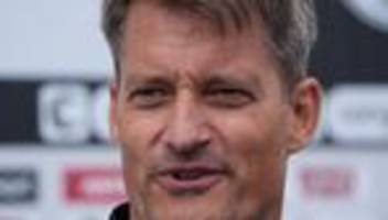 Fußball-Bundesliga: St. Paulis Trainer Blessin zu Wechselgerücht: Nie ein Thema