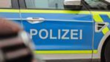 Zwei Verletzte: Berliner Polizist bricht sich bei Festnahme das Bein