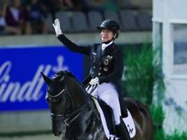 Bredow-Werndl verliert den Faden: Dressur-Ikone Isabell Werth kassiert ersten CHIO-Dämpfer