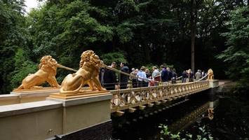 Endlich! Berlins Tiergarten hat seine Löwenbrücke wieder