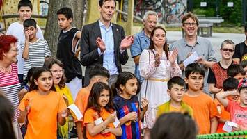 Schaukel statt Grablicht: Wenn der Friedhof zum Pausenhof wird