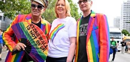Bärbel Bas: Arbeitsministerin verzichtet offenbar auf Regenbogenflagge zum CSD