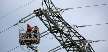 Energie: Netzbetreiber erzielen hohe Renditen auf Kosten der Verbraucher