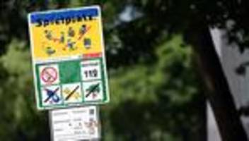 Debatte: Landesjugendring verteidigt neue Spielplatz-Schilder in Köln