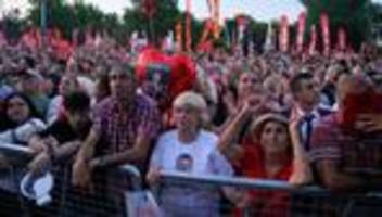 USA und Europa: Wer hilft den Demonstranten in Budapest, Belgrad, Istanbul?