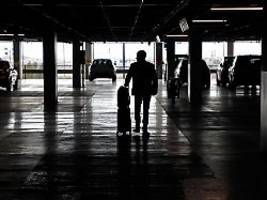 Tipps von Verbraucherschützern: Mietwagenärger: Wenn Versicherungen aufgedrängt werden