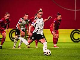 Wahnsinns-Statistik von Gwinn: Wehe, wenn die DFB-Kapitänin zum Elfmeter antritt