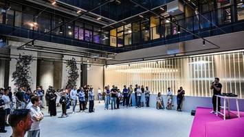 Gründer-Schmiede eröffnet in altem Neuköllner Kaufhaus