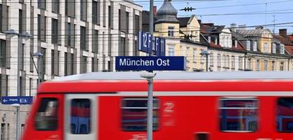Deutschlandticket: Verkehrsminister Patrick Schnieder Verkehrsminister will Preis an Inflationsrate