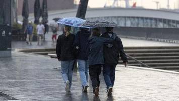 Wolken und Regen am Wochenende – aber es bleibt sommerlich warm