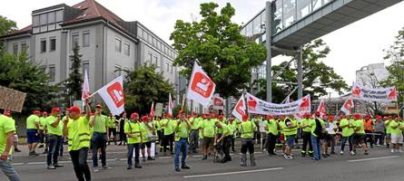 eisige stimmung bei upm: unternehmen und gewerkschaft streiten über jobabbau