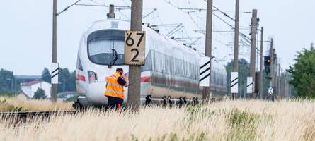 Gewalt, Drogen, Gebet – was war das Motiv der ICE-Attacke in Niederbayern?
