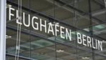 Landebahn gesperrt: Feuer am Flughafen BER - keine Folgen für Flugverkehr
