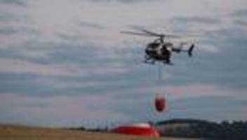 Waldbrand: Vierter Hubschrauber auf Saalfelder Höhe erwartet