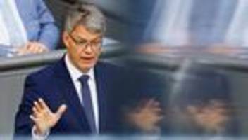 Tempolimit: Verkehrsminister Schnieder hält Tempolimit für überflüssig