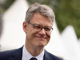 transparenz bei fahrschulen: verkehrsminister schnieder will billigeren führerschein