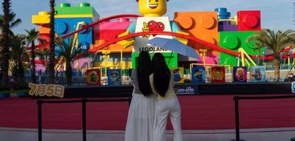 lego: größtes legoland der welt in shanghai mit 85 millionen steinen eröffnet