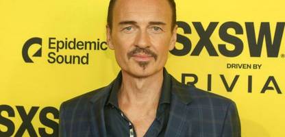 julian mcmahon aus »charmed« und »nip/tuck«: schauspieler stirbt mit 56 jahren