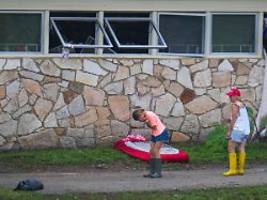 Gouverneur zeigt sich schockiert: Immer mehr tote Kinder nach Sturzflut in Texas gefunden