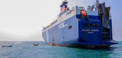jemen: schiff im roten meer beschossen