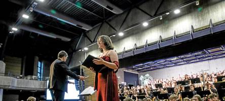 Musikpädagogen können Wunder bewirken: Das Großprojekt „Carmina Burana“ überwältigt