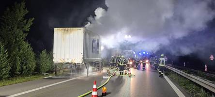 Stundenlanger Einsatz wegen Brand auf der B2 bei Langweid