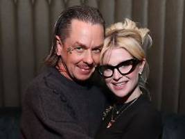 antrag mit zwischenruf: kelly osbourne ist verlobt- trotz ozzys einspruch
